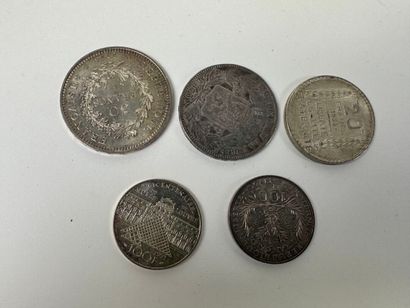 Lot of silver coins:
- 50 francs Hercules.
-...