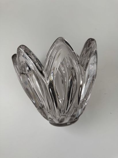 Crystal and molded glass lot including :
-...