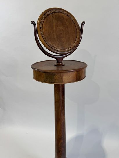 Tripod barber in walnut and mahogany opening...