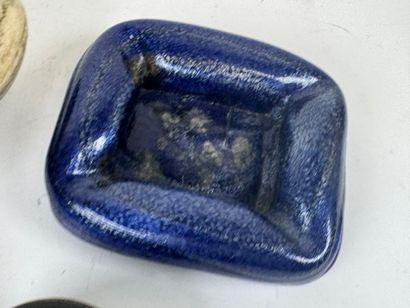 Set comprising two ceramic voids and a small...