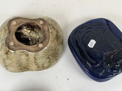 Set comprising two ceramic voids and a small...