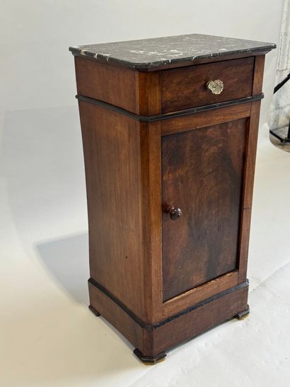 Mahogany veneered bed, the uprights decorated...