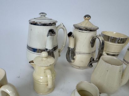 LANGEAIS.
Seventeen cream and silver-plated...