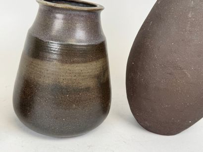 Lot comprising two ceramic vases and a pitcher.
Marks...