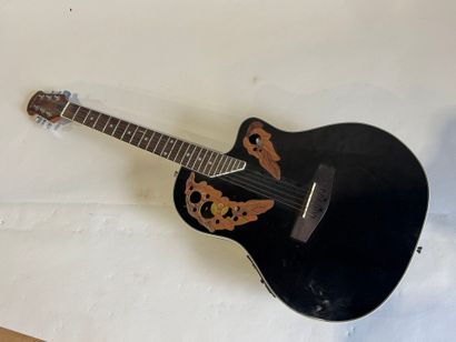 Harley Benton HBO, model 850 BK.
Six-string...