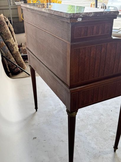 Cylinder desk in veneer and chevron inlay,...