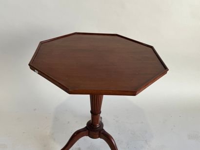 Mahogany veneered tripod pedestal table,...