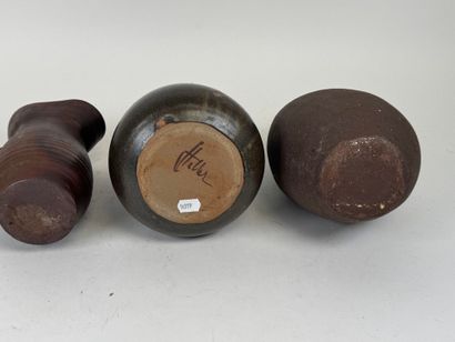 Lot comprising two ceramic vases and a pitcher.
Marks...