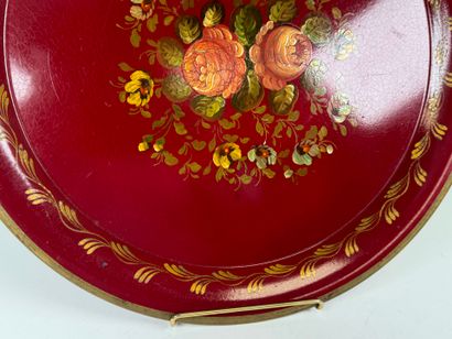 Circular tray in lacquered sheet metal on...