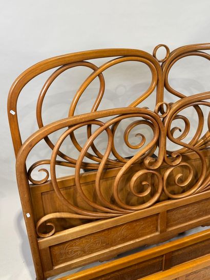 Bed in bentwood, the crosspieces and lower...