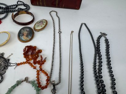 Lot of costume jewelry including necklaces,...
