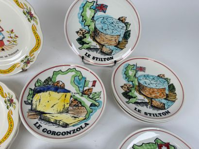 GIEN.
- Series of 12 earthenware plates decorated...
