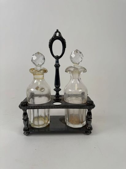 ERCUIS.
Silver-plated oil and vinegar cruet...