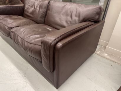 POLTRONE FRAU. 
Brown leather two-seater...