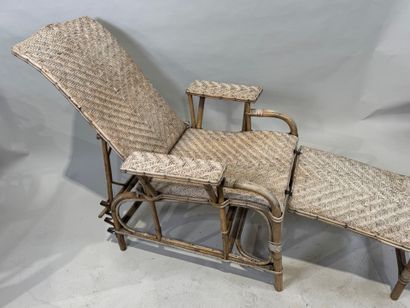 Wooden and woven wicker chaise longue with...