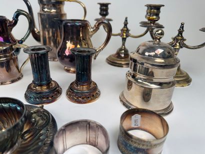 Silver-plated lot: - a coffee pot. H. 21.5...