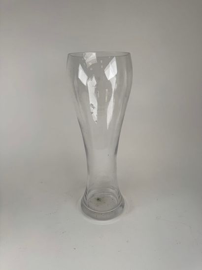 Crystal and molded glass lot including :
-...