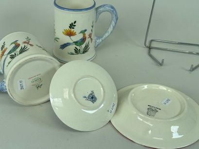 GIEN.
Polychrome earthenware lot including:
-...