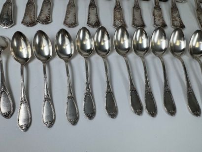 Set of silver-plated cutlery including: -...