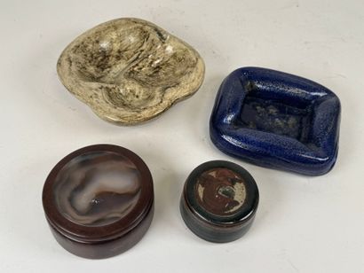 Set comprising two ceramic voids and a small...