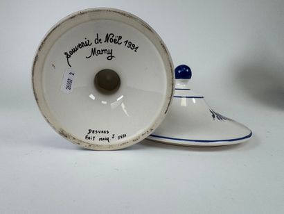 DESVRES.
Four covered medicine jars in blue...