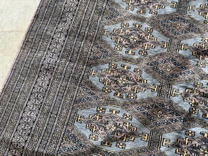 PAKISTAN. 
Polychrome wool and silk carpet,...