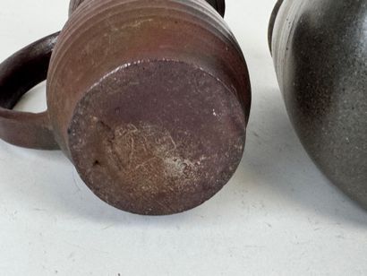 Lot comprising two ceramic vases and a pitcher.
Marks...