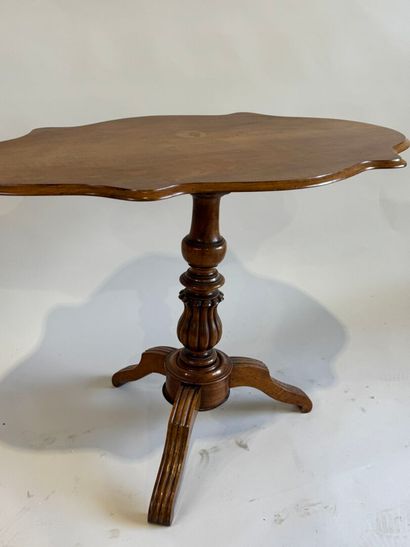 Walnut tripod violin pedestal table, 19th...