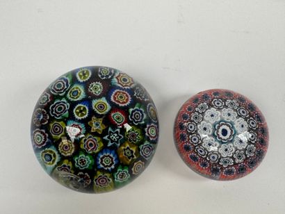 MURANO, 20th century.
Two colored glass sulphur...