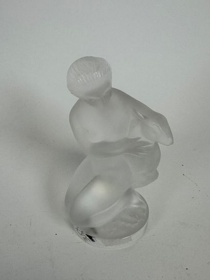 LALIQUE France.
Woman with rabbit.
Small...