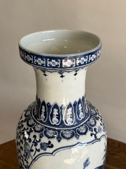 CHINA, 20th century.
Blue and white enameled...