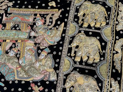 INDIA, 20th century.
Metallic thread and...