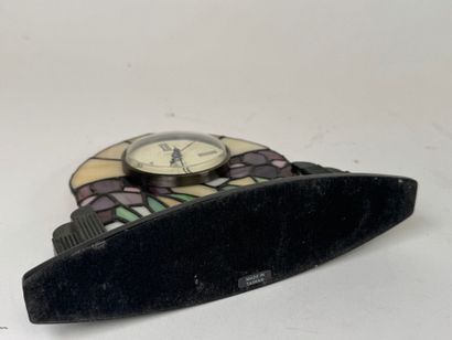 LINDEN.
Small stained glass-style resin clock...