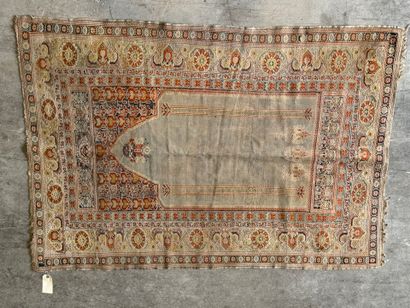 Wool and silk rug with stylized motifs. 
164...