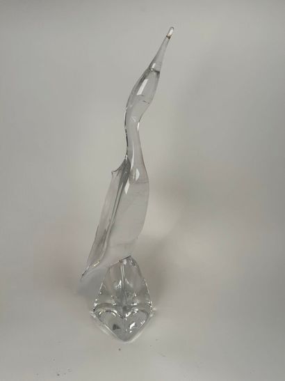 DAUM France.
Large bird in molded crystal.
H....