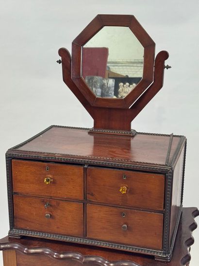 Small dressing table in wood and mahogany...