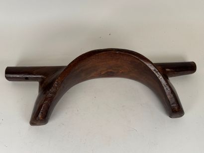 Ox harness in patinated wood.
15 x 55 x 15...