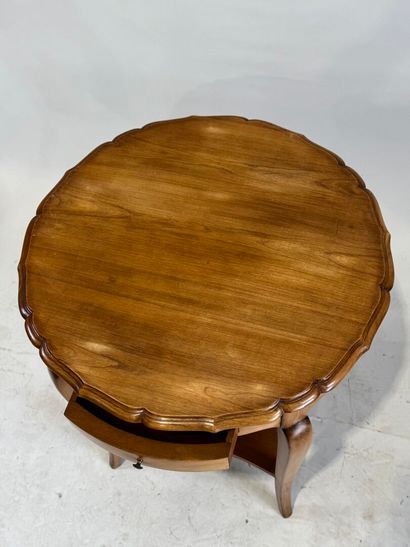 Curved pedestal table in molded wood, opening...
