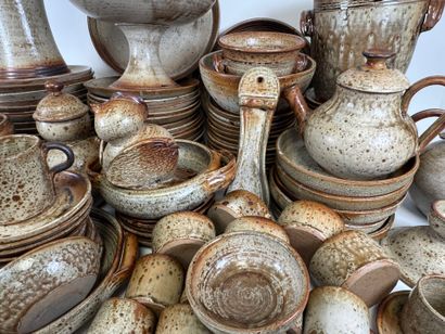 Important part of a stoneware dinner service...