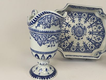 GIEN.
Polychrome earthenware set including...