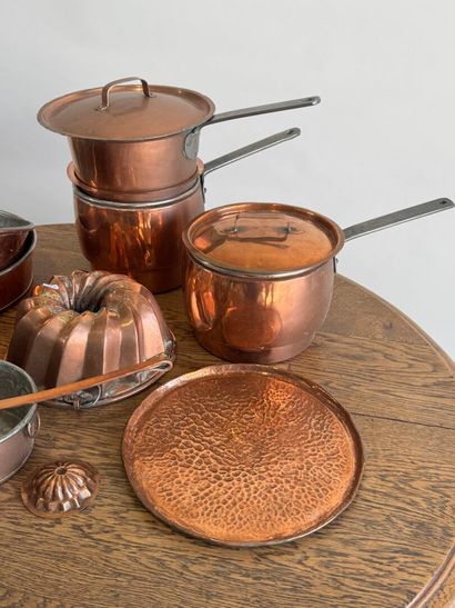 Copper and metal set including molds, saucepans,...