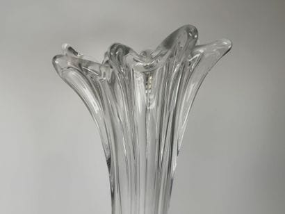 Large free-form crystal vase.
H. 60 cm.