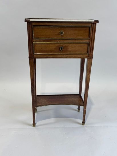 Small bedside table in wood and veneer opening...