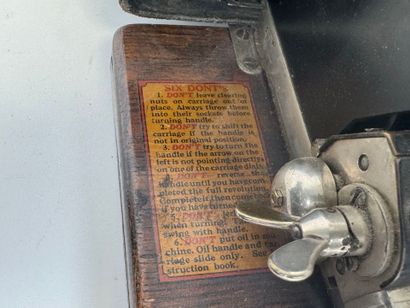 THE MARRHANT and S.N.
Calculator and typewriter.
17...