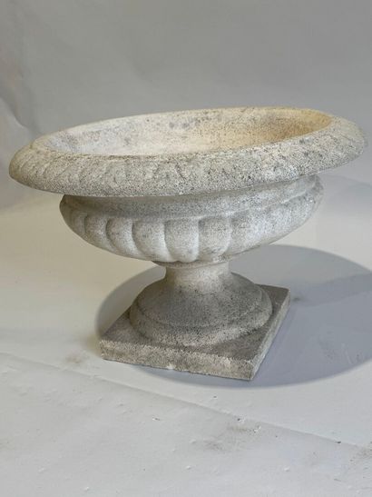 Garden basin in reconstituted stone, with...