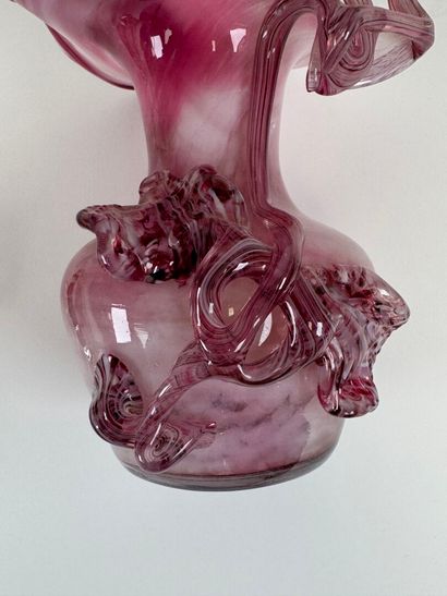 MURANO.
Small blown glass vase in shades...