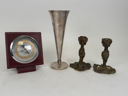 Lot including :
- a pair of patinated bronze...