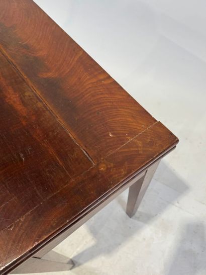 Rectangular game table in wood and mahogany...