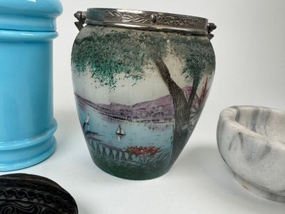 Lot including :
- a glass bisque bucket painted...