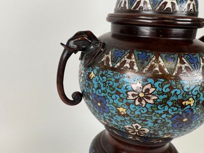 ASIA, 20th century.
Large cloisonné incense...